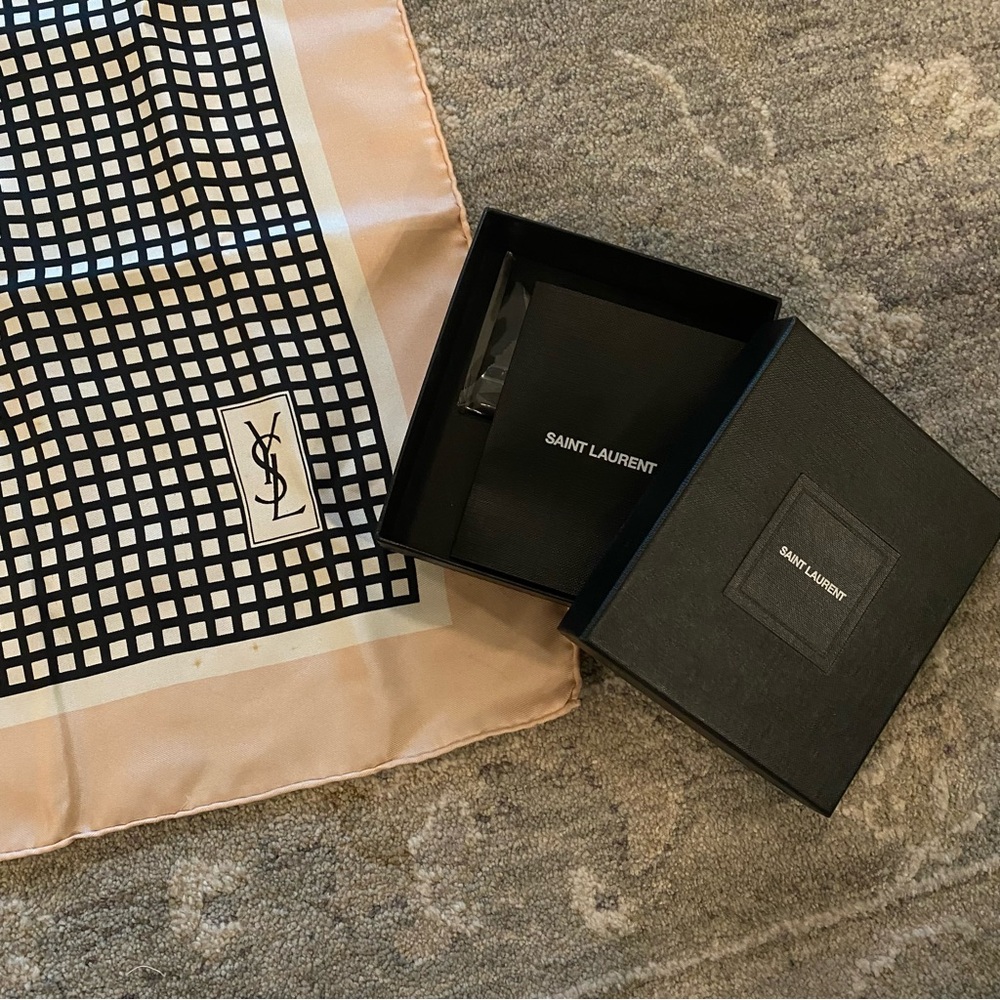 Yves Saint Laurent YSL Scarf Black and pink 30 x 30 inch Pocket Square checkered - Picture 5 of 9